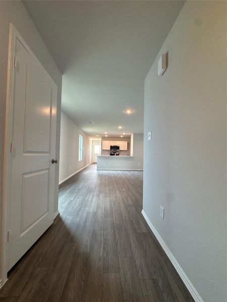 Spacious, unfurnished interior of a new home in Santa Fe, Cleveland (Image 31).
