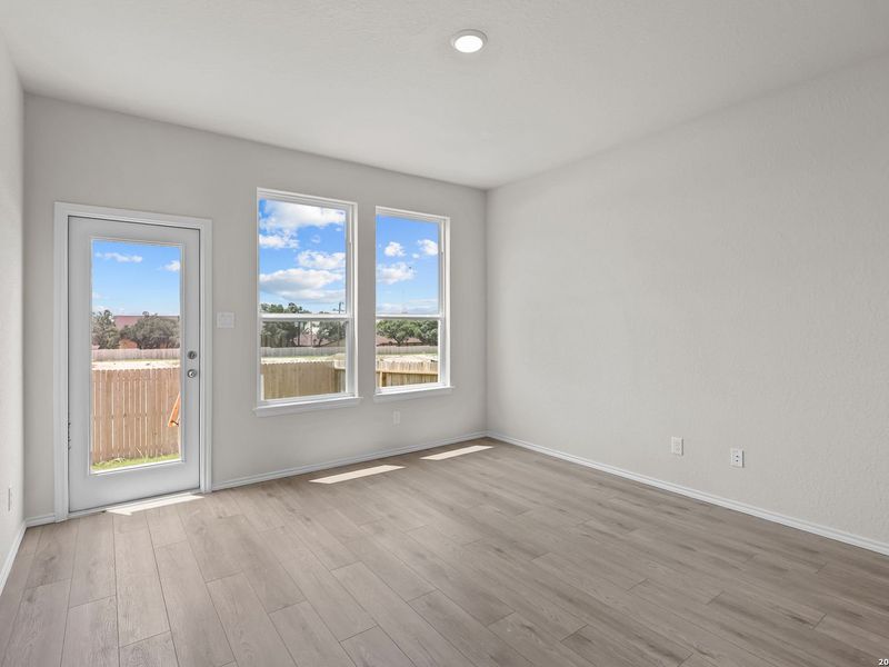 Spacious, unfurnished interior of a new home in Meadows at Oak Creek, San Antonio (Image 17).
