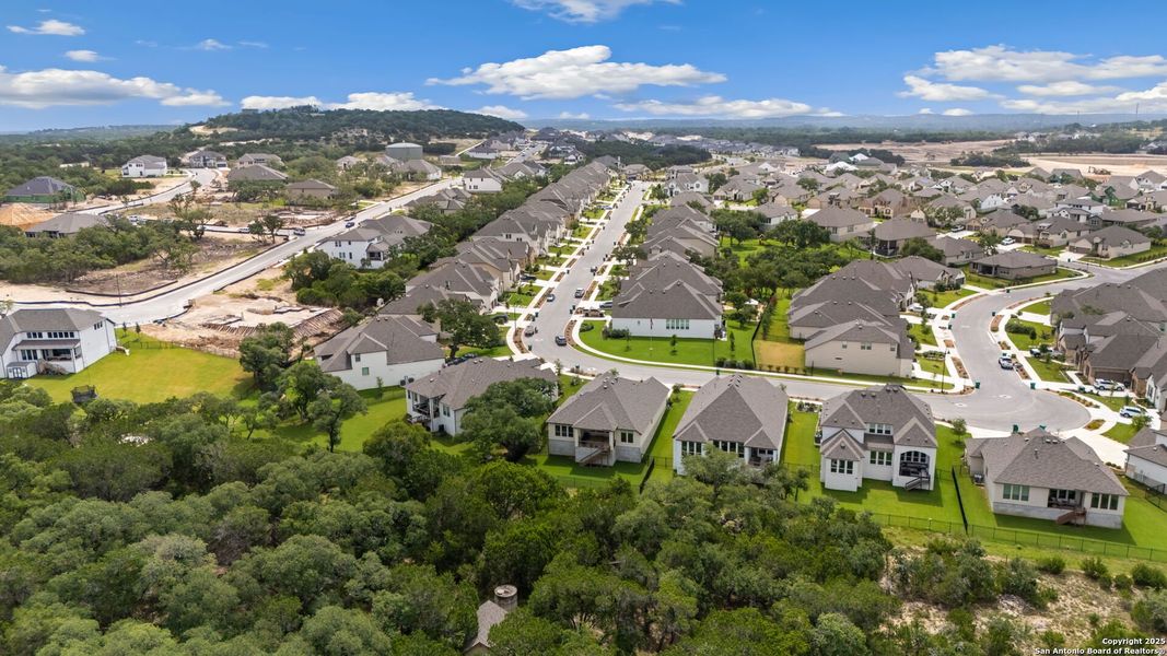 Image 28 of a home in Esperanza - 70'. Image 28 of a home in Esperanza - 70'.