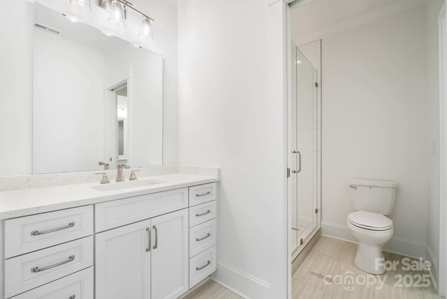 2nd bedroom located upstairs 2nd bedroom located upstairs