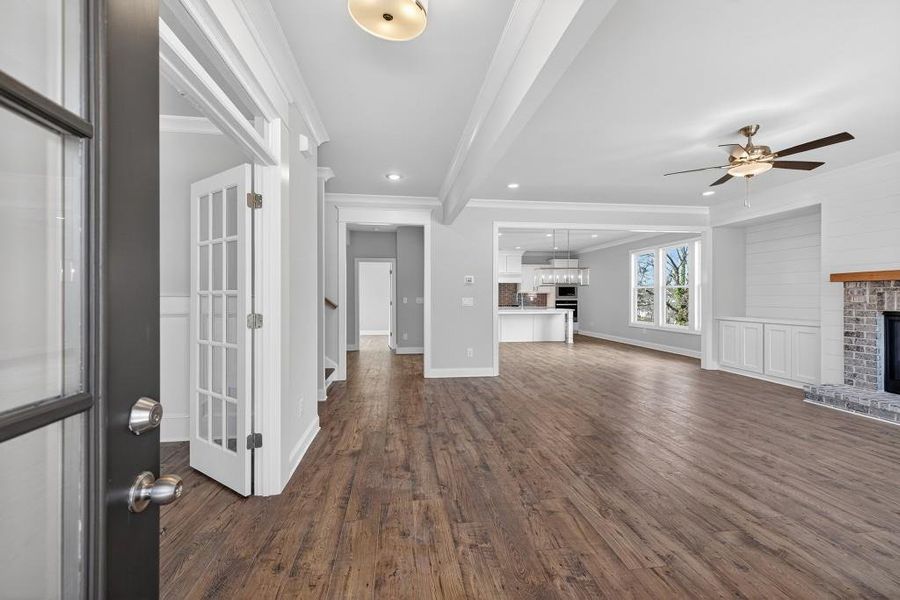 Spacious, unfurnished interior of a new home in Hemingway, Flowery Branch (Image 18).