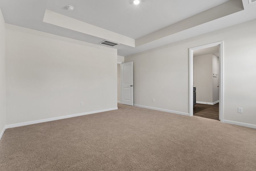 Spacious, unfurnished interior of a new home in Harmon Hill Estates, Hopkins (Image 19).