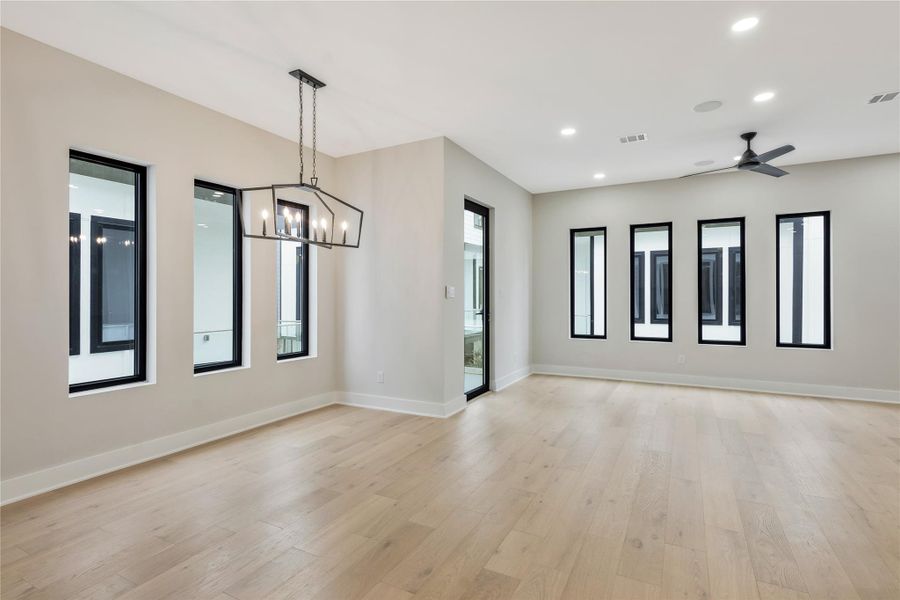 Spacious, unfurnished interior of a new home in , Houston (Image 25).