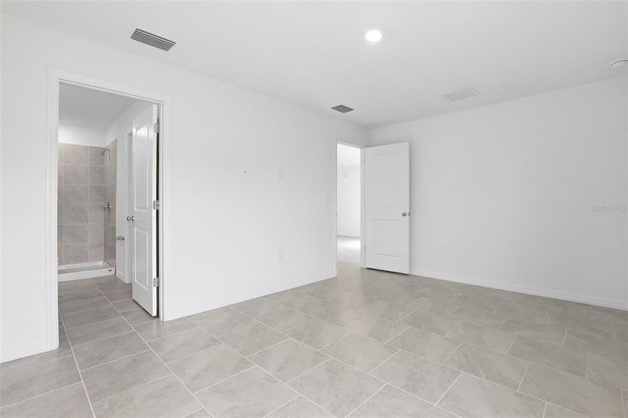 Spacious, unfurnished interior of a new home in Lennar at Turnleaf, Punta Gorda (Image 30). Spacious, unfurnished interior of a new home in Lennar at Turnleaf, Punta Gorda (Image 30).