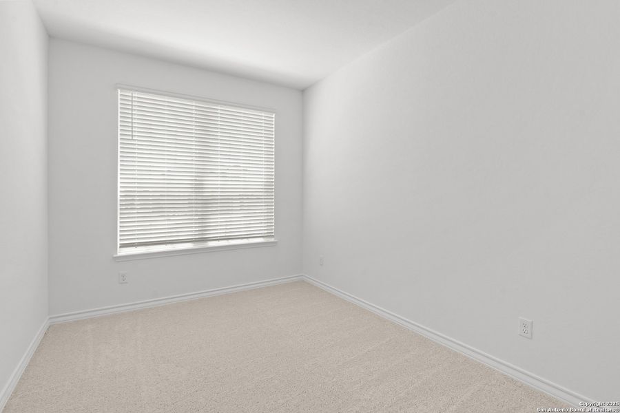 Spacious, unfurnished interior of a new home in Corley Farms, Boerne (Image 18).