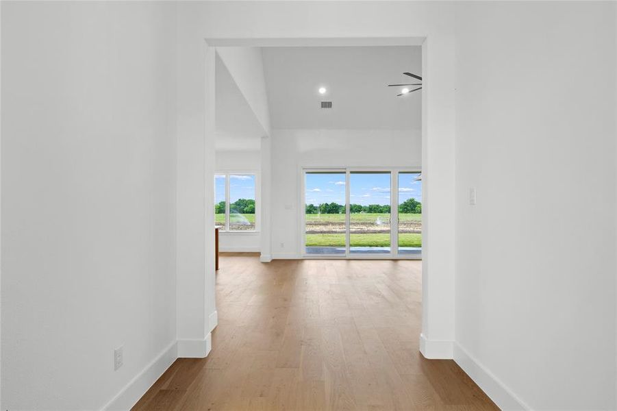 Spacious, unfurnished interior of a new home in , Waxahachie (Image 28).