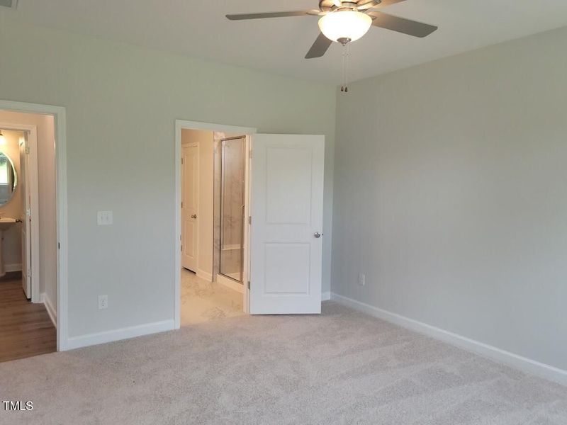 Spacious, unfurnished interior of a new home in Tobacco Road, Angier (Image 84). Spacious, unfurnished interior of a new home in Tobacco Road, Angier (Image 84).