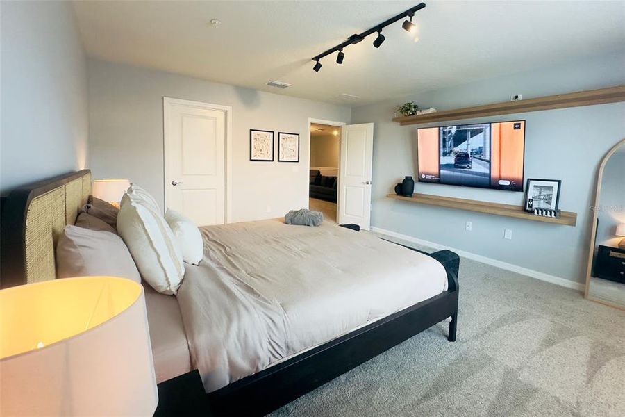 Furnished interior view inside a new home in , Clermont (Image 12).