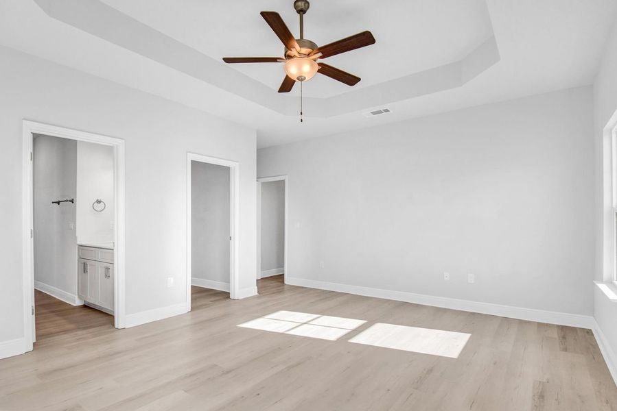 Spacious, unfurnished interior of a new home in The Bluffs at Lafayette, Freeport (Image 17). Spacious, unfurnished interior of a new home in The Bluffs at Lafayette, Freeport (Image 17).