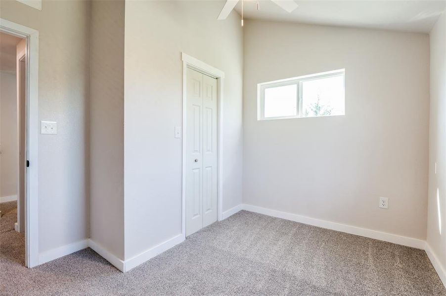 Spacious, unfurnished interior of a new home in , Blue Ridge (Image 18).