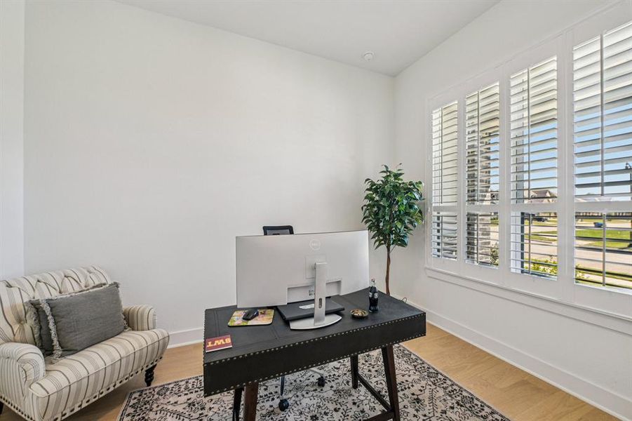 Furnished interior view inside a new home in Ridge Crossing, Waxahachie (Image 29).
