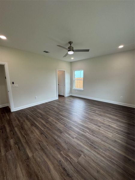 Spacious, unfurnished interior of a new home in , Thorndale (Image 27).