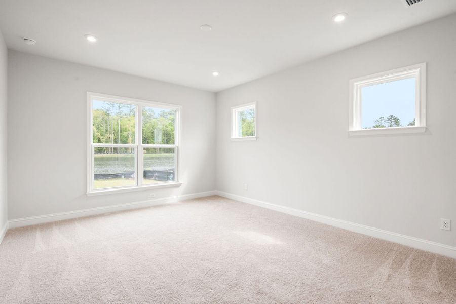 Spacious, unfurnished interior of a new home in Waterways, Richmond Hill (Image 20).