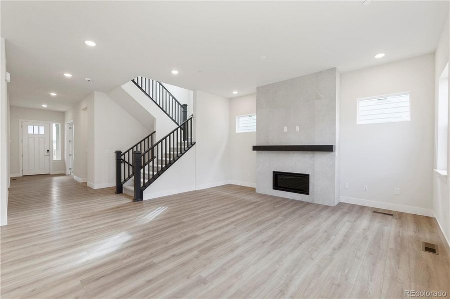 Spacious, unfurnished interior of a new home in , Broomfield (Image 9).
