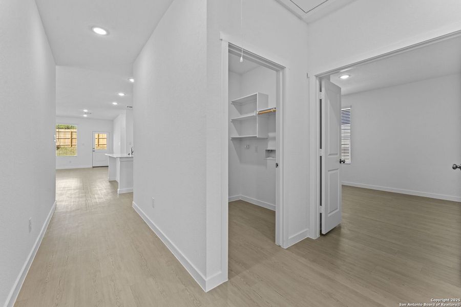 Spacious, unfurnished interior of a new home in , New Braunfels (Image 22).