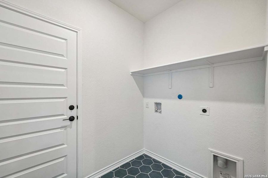 Spacious, unfurnished interior of a new home in The Granary - Heritage Collection, San Antonio (Image 21).