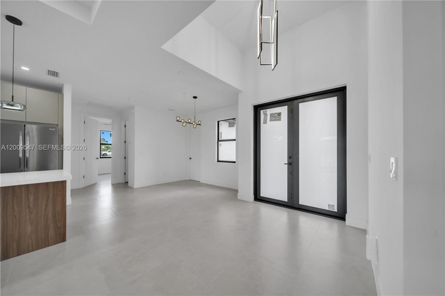 Spacious, unfurnished interior of a new home in , Lehigh Acres (Image 21).
