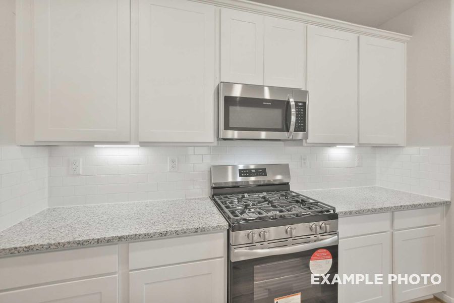 Furnished interior view inside a new home in Spring Branch Crossing, Conroe (Image 6). Furnished interior view inside a new home in Spring Branch Crossing, Conroe (Image 6).