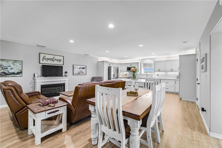 Furnished interior view inside a new home in , Yoakum (Image 6).