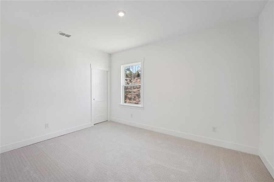 Spacious, unfurnished interior of a new home in Sterling Pointe, Cumming (Image 72).
