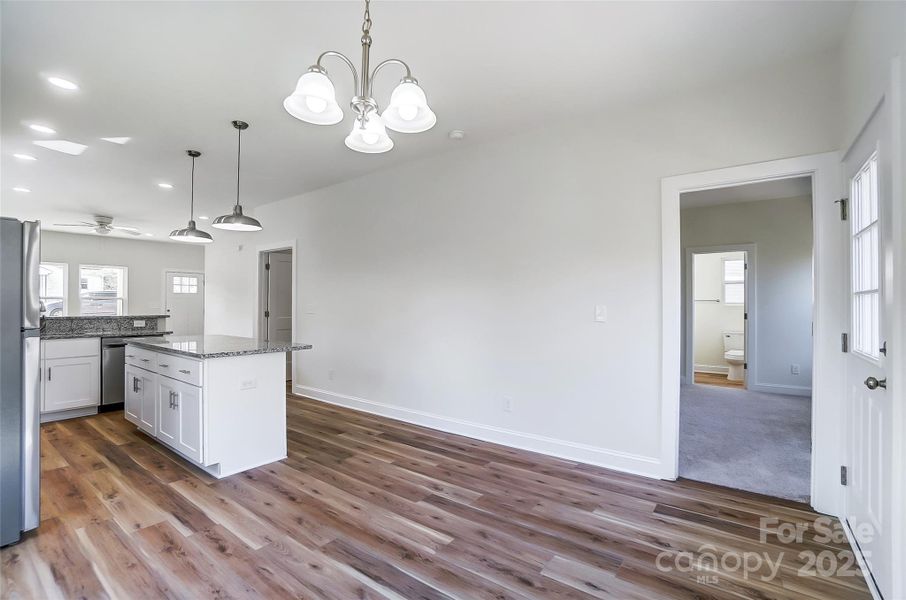 Dining Area to the Kitchen