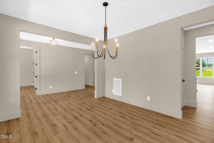 8-web-or-mls-8810 Rudy Dr-7