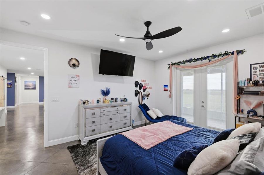 Furnished interior view inside a new home in , Dade City (Image 17).
