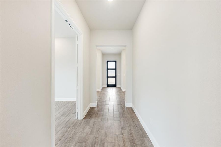 Spacious, unfurnished interior of a new home in Sunrise at Garden Valley, Waxahachie (Image 31).