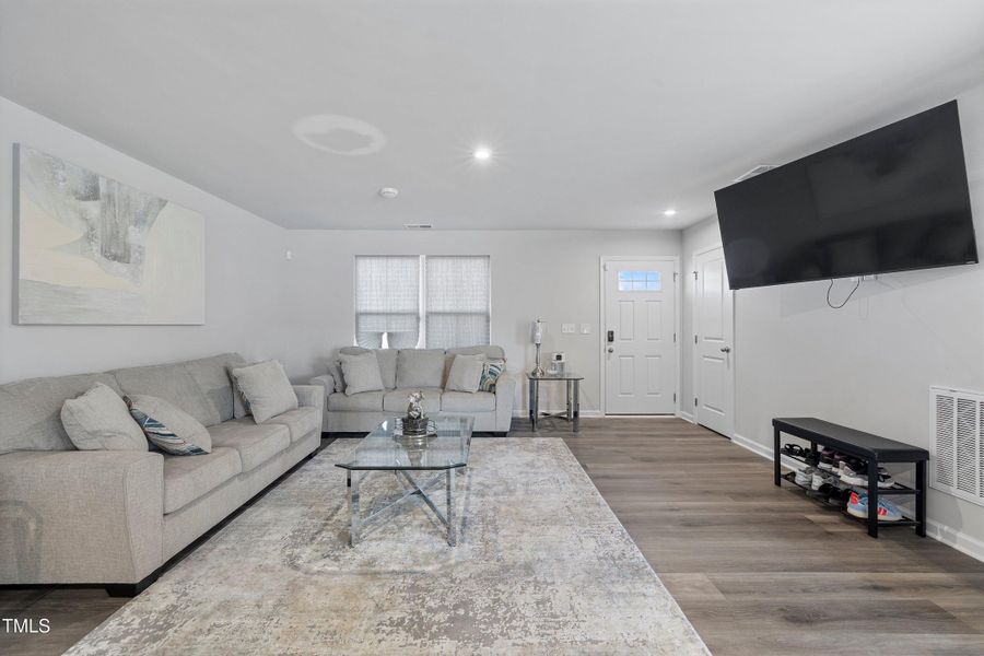 08-757 Jasmine St_0420