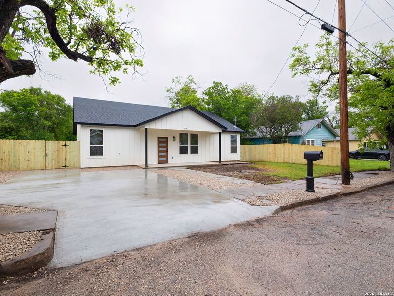 Exterior details and patio area of a home in , Brownwood (Image 27).