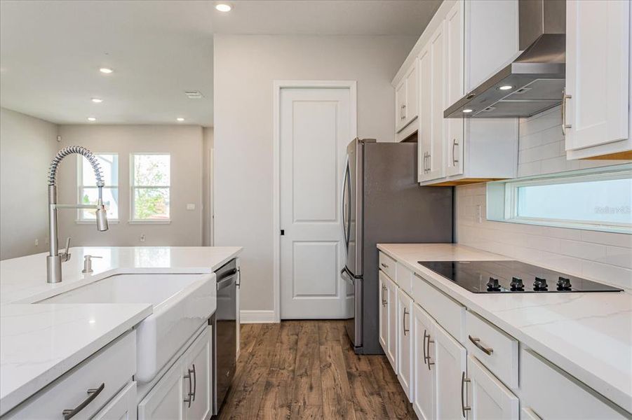 Furnished interior view inside a new home in , Orlando (Image 6).