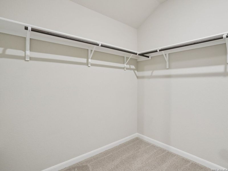Spacious, unfurnished interior of a new home in , San Antonio (Image 14).