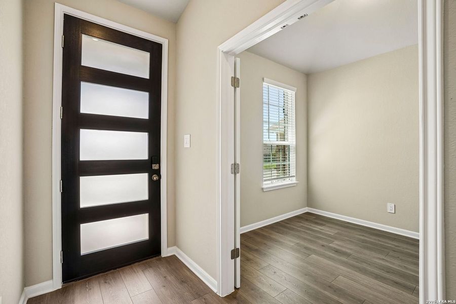 Spacious, unfurnished interior of a new home in Sagebrooke - Premier Series, San Antonio (Image 29).