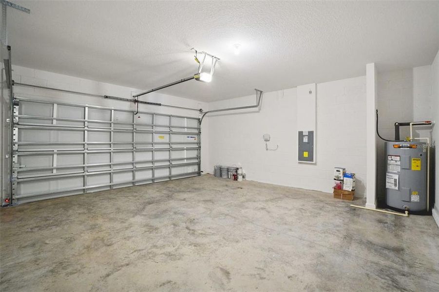 Spacious, unfurnished interior of a new home in , Brooksville (Image 28).