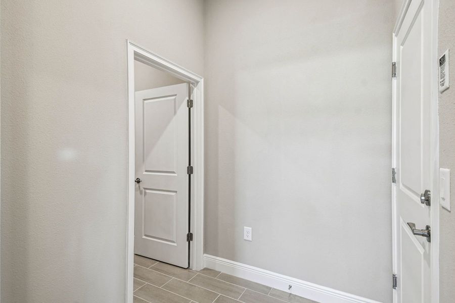 Spacious, unfurnished interior of a new home in Pinecone Reserve, Brooksville (Image 42).