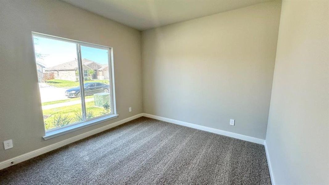 Spacious, unfurnished interior of a new home in Rock Creek Ranch, Fort Worth (Image 9).