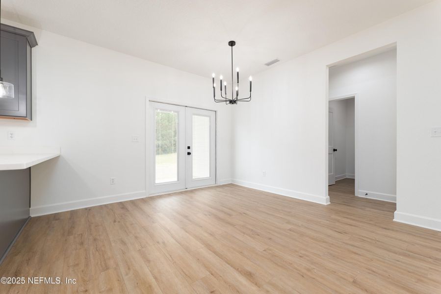 Spacious, unfurnished interior of a new home in , Middleburg (Image 21).