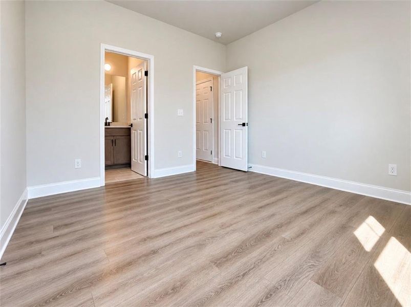 Spacious, unfurnished interior of a new home in Wehunt Meadows, Hoschton (Image 17).