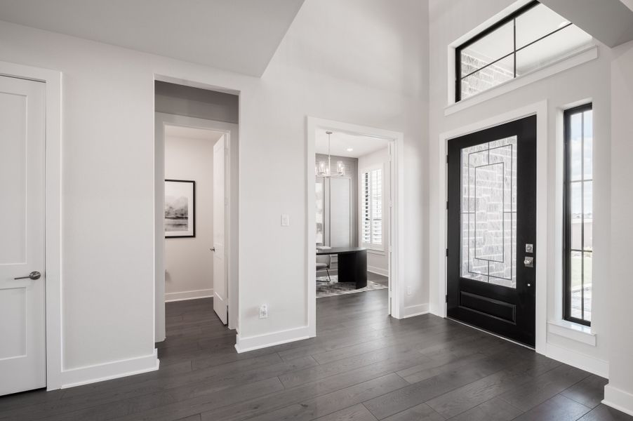 Representative unfurnished interior of a home built from the Bogata by Tri Pointe Homes in Harvest Green, Richmond (Image 23).