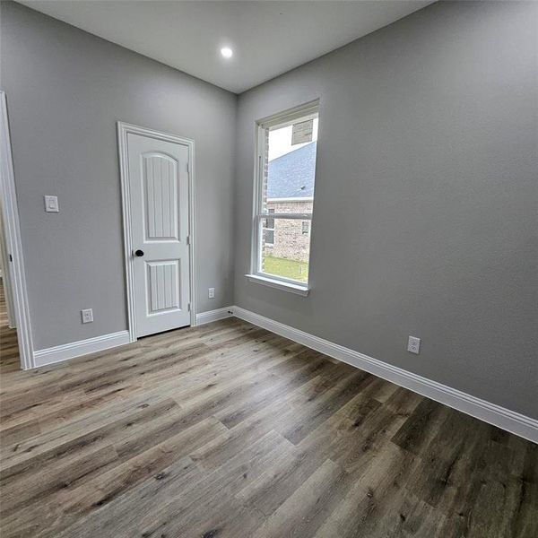 Spacious, unfurnished interior of a new home in , Kaufman (Image 29).