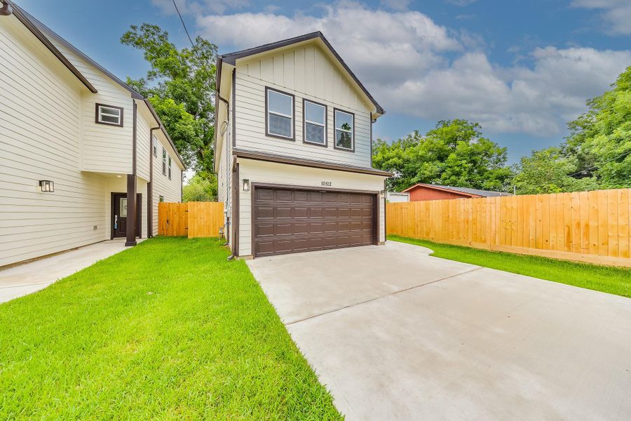 Stunning facade with white cement board, offering modern curb appeal and timeless elegance. Schedule your visit today! Stunning facade with white cement board, offering modern curb appeal and timeless elegance. Schedule your visit today!