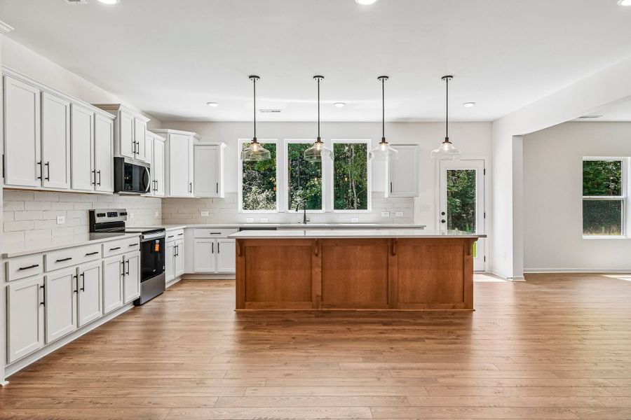 Furnished interior view inside a new home in Autumn Ridge, High Shoals (Image 8).