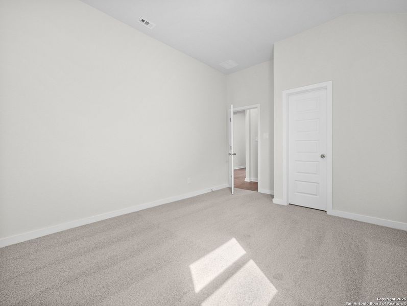 Spacious, unfurnished interior of a new home in Morgan Meadows, San Antonio (Image 12).