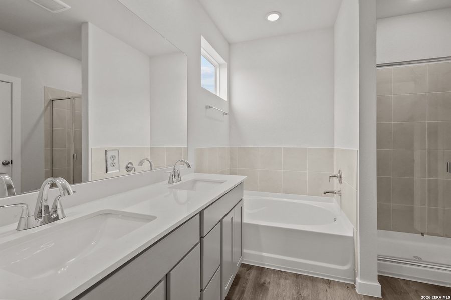 Furnished interior view inside a new home in Cinco Lakes, San Antonio (Image 15).