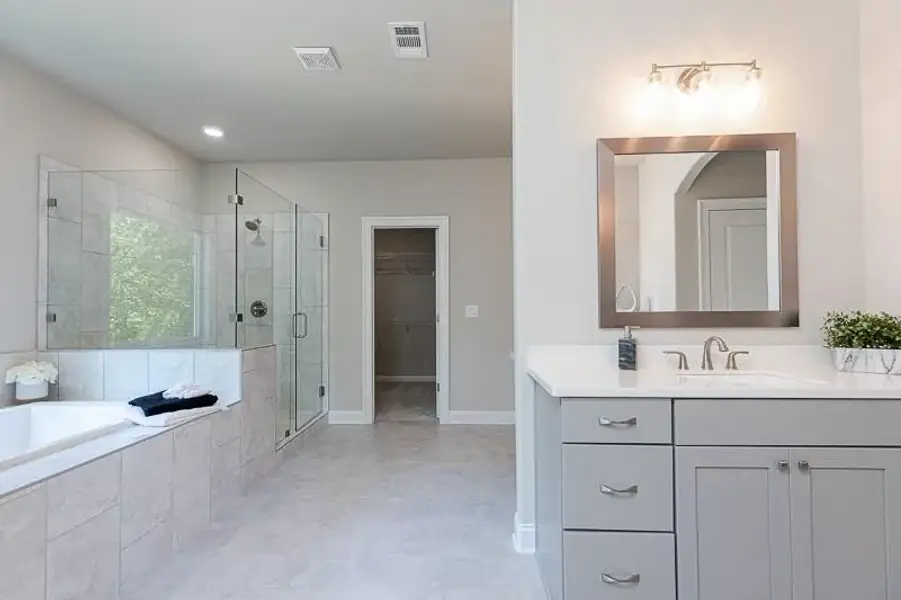 Furnished interior view inside a new home in Aberdeen, Hoschton (Image 53).