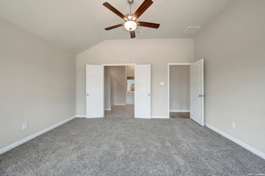 Spacious, unfurnished interior of a new home in Hickory Ridge Estates, Elmendorf (Image 18).