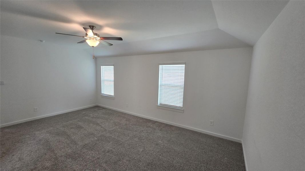 Spacious, unfurnished interior of a new home in Caldwell Ranch, Rosharon (Image 17).
