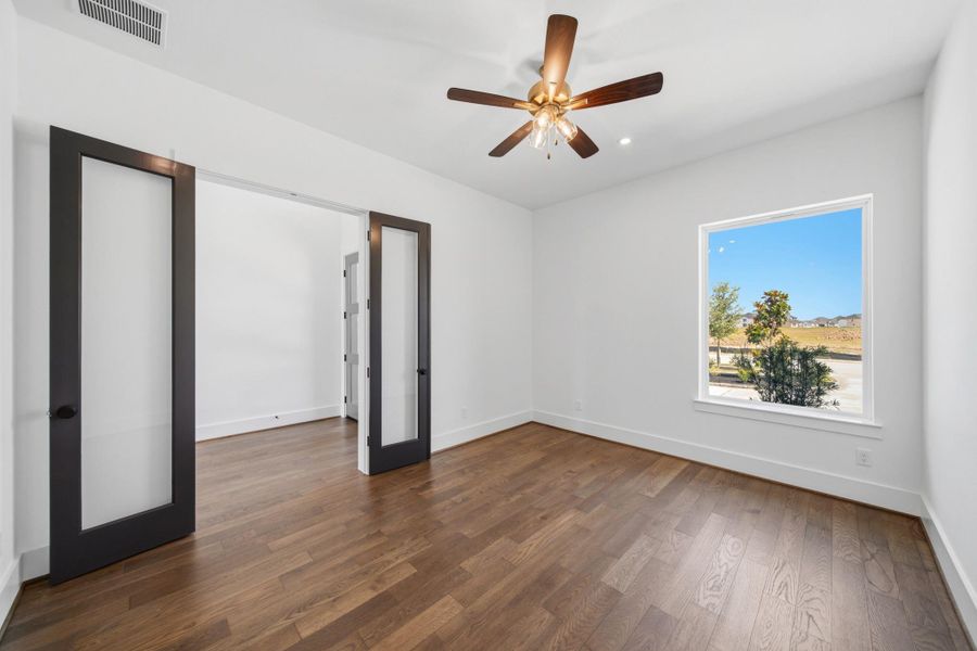 Spacious, unfurnished interior of a new home in Legacy, League City (Image 32).