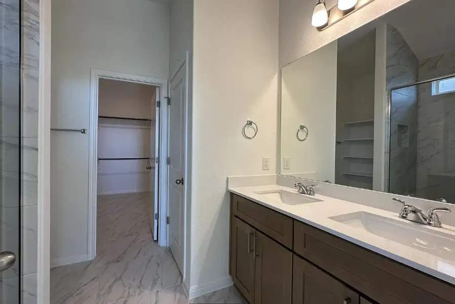 Furnished interior view inside a new home in Porter Country, Buda (Image 7).