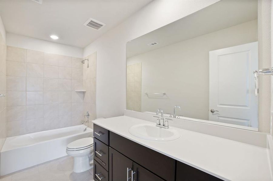 Photo is not of the actual home, but is an inspirational photo of builder’s model home and may depict options, furnishings, and/or decorator features that are not included. Photo is not of the actual home, but is an inspirational photo of builder’s model home and may depict options, furnishings, and/or decorator features that are not included.